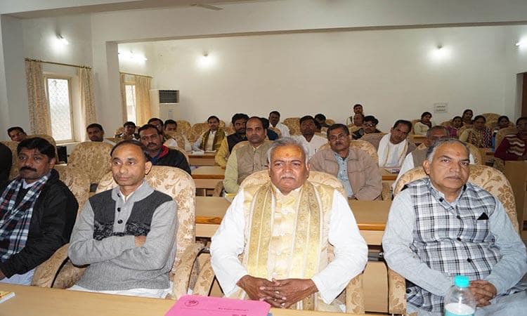 Valedictory Function of Workshop On Maharishi Ved Vigyan in MMYVV, Karoundi.