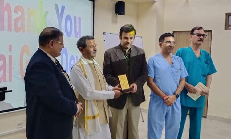Prof. Bhuvnesh Sharma Ji, Vice Chancellor of Maharishi Mahesh Yogi Vedic Vishwavidyalaya has given presentation on Transcendental Meditation (TM) to Doctors, Faculty and Staff of Cardiology Department of Hamidia Hospital Bhopal.